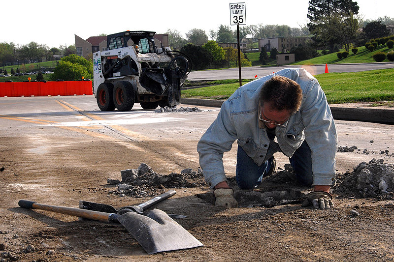 File:800px-Pothole repair.jpg